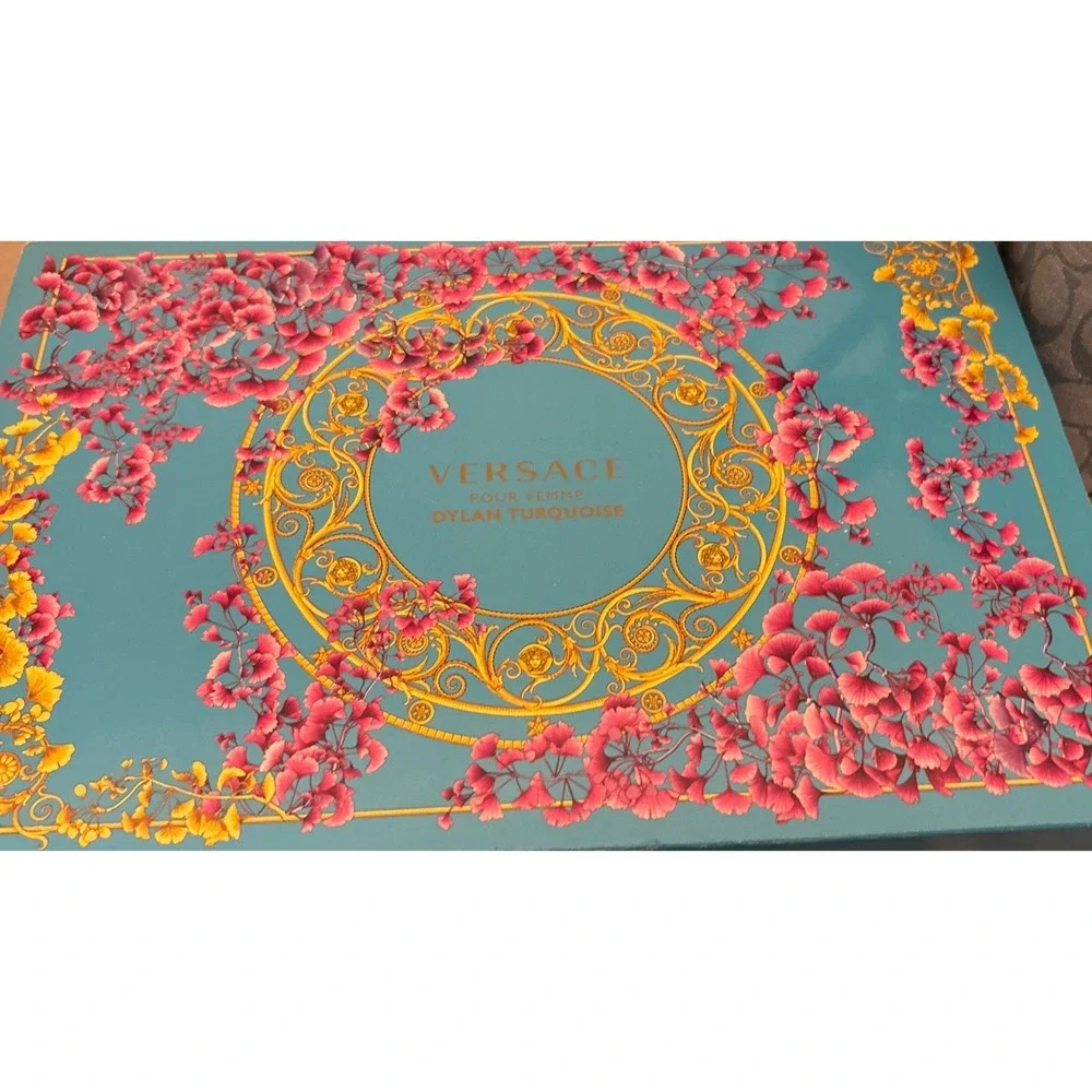 DYLAN TURQUOISE by Versace | Women's 4 Pcs Gift Set: 3.4+0.17 EDT+3.4 S.Gel+Body